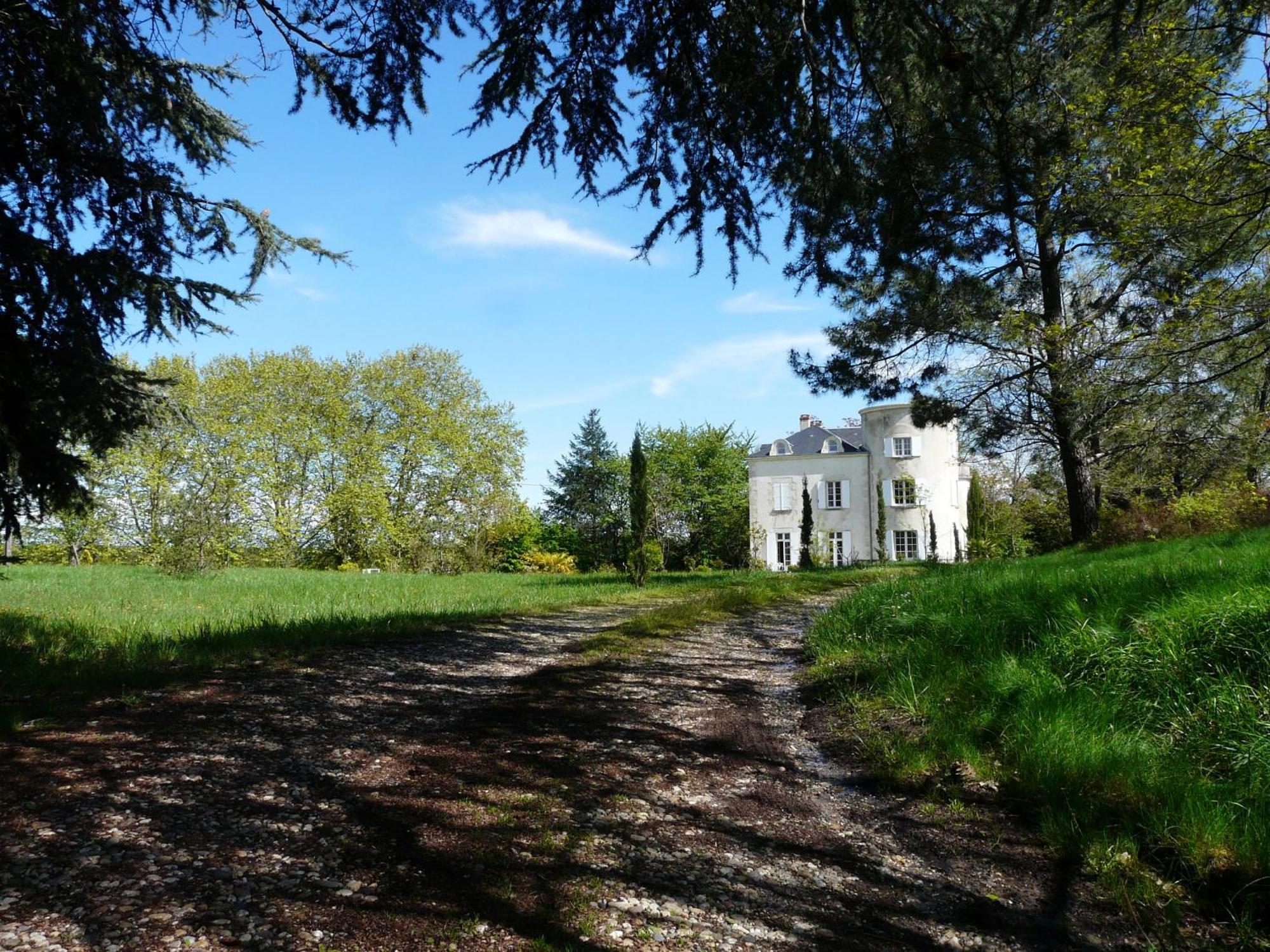Château de la Comtesse Saint-Martin-Petit Extérieur photo